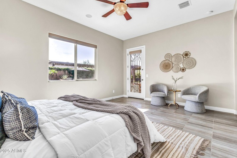 2827 E Bellerive Dr2-22