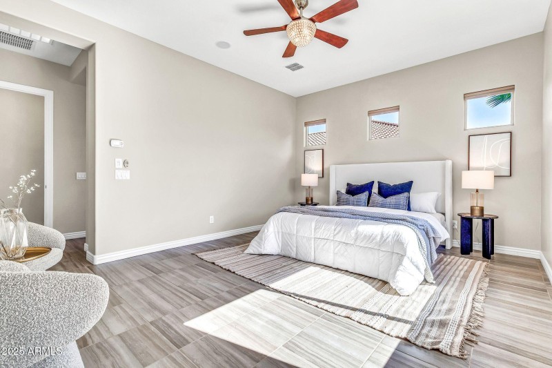 2827 E Bellerive Dr2-23