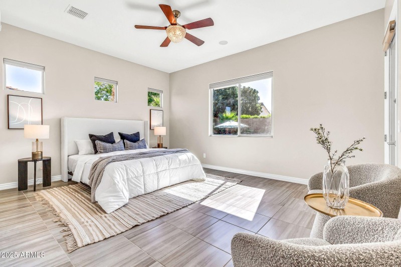 2827 E Bellerive Dr2-24