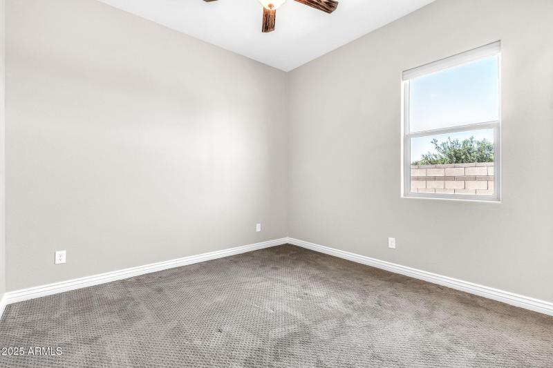 2827 E Bellerive Dr2-33