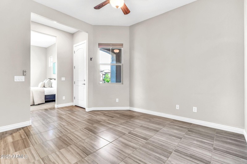 2827 E Bellerive Dr2-39