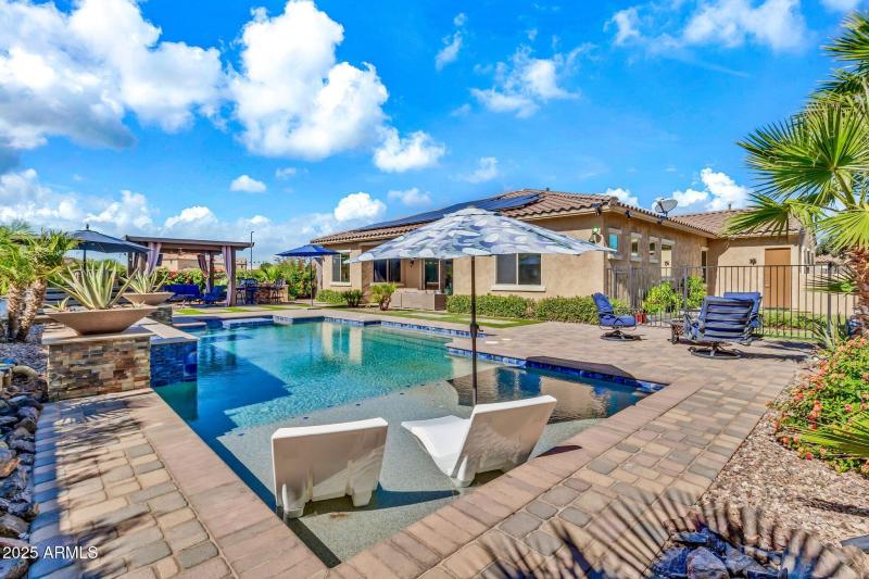 2827 E Bellerive Dr2-49