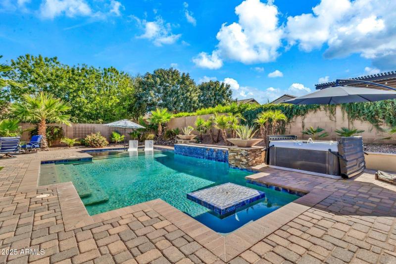 2827 E Bellerive Dr2-57