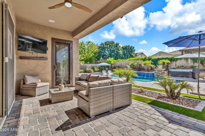 2827 E Bellerive Dr2-63