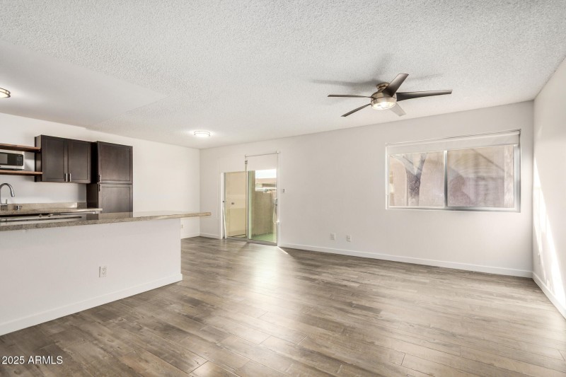 Great Room w/Space for Dinette