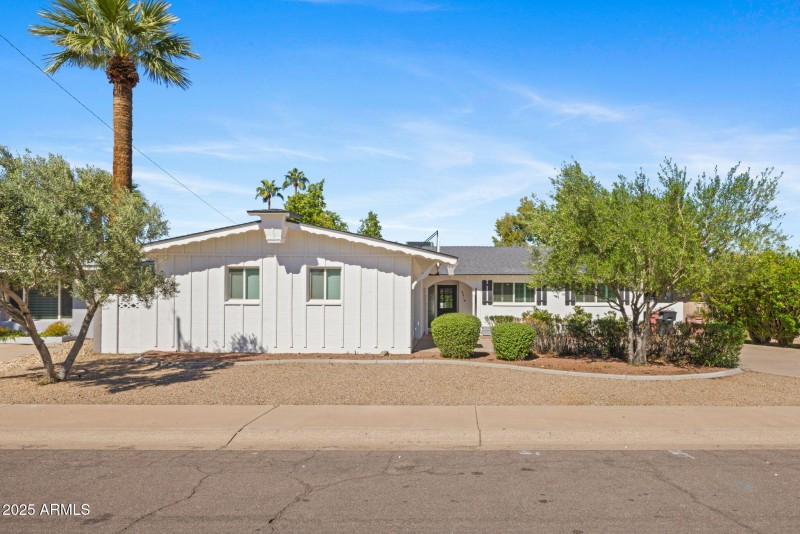 Quiet Street w/ Mountain Views