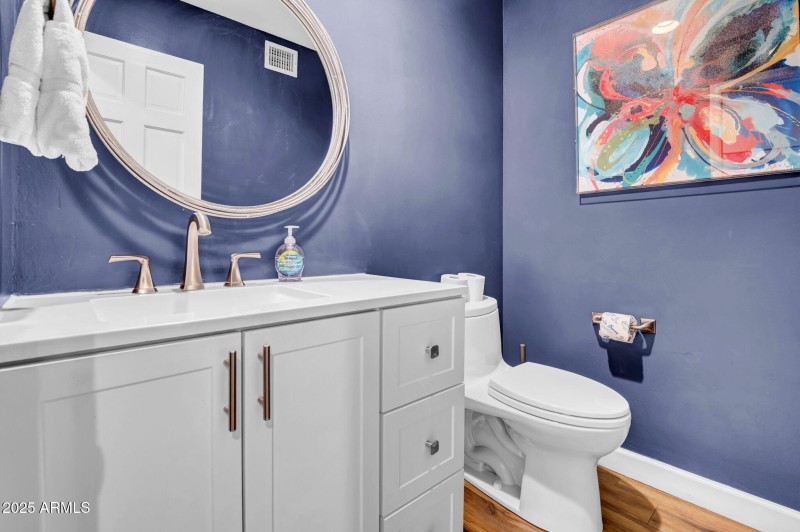 26-web-or-mls-9504 E Sunnyside Dr-26