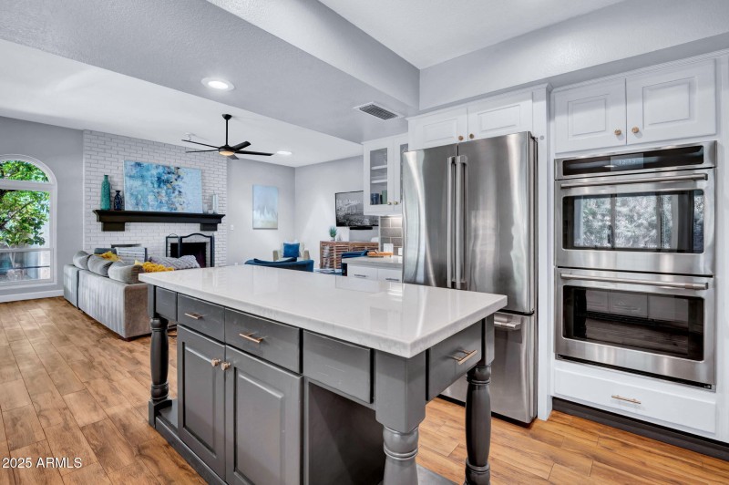 13-web-or-mls-9504 E Sunnyside Dr-13