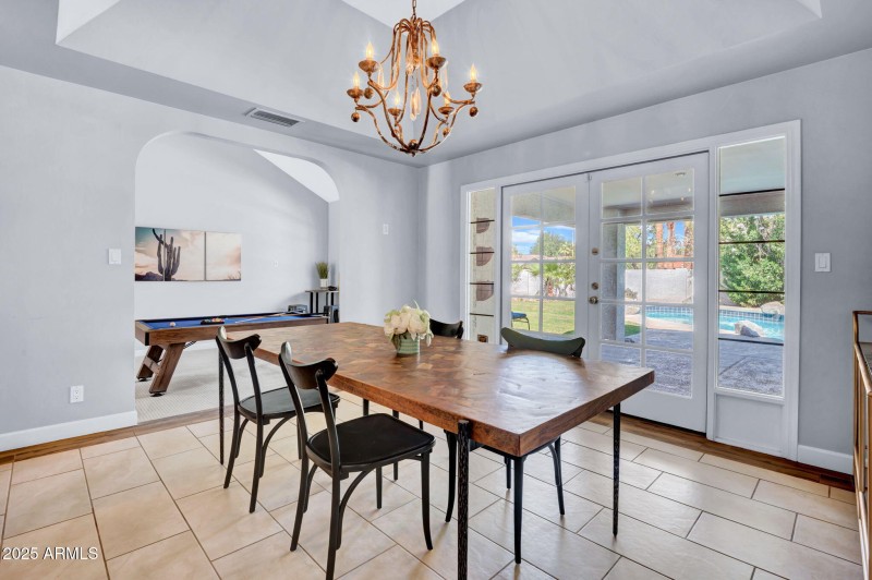 9-web-or-mls-9504 E Sunnyside Dr-9