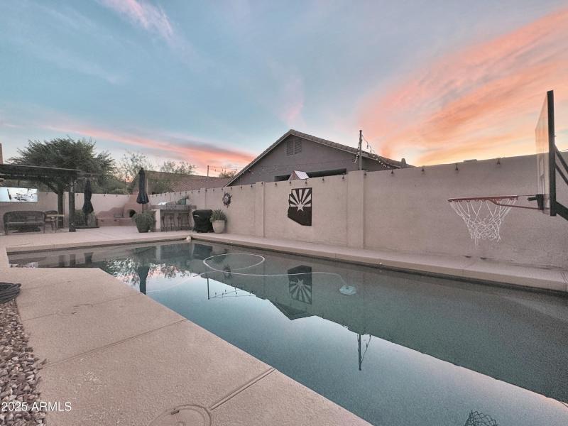 5F97B7A5-C799-4D65-9222-B706094A8A8A