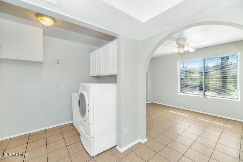 Copy of 316 E Vogel Ave-large-015-053-31