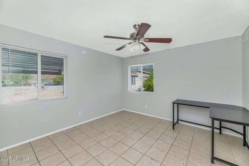 Copy of 316 E Vogel Ave-large-023-021-31