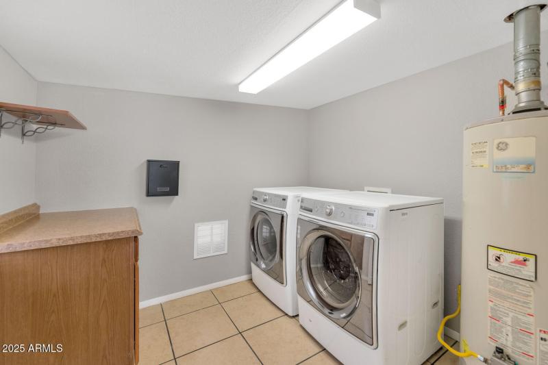 Copy of 316 E Vogel Ave-large-047-014-31