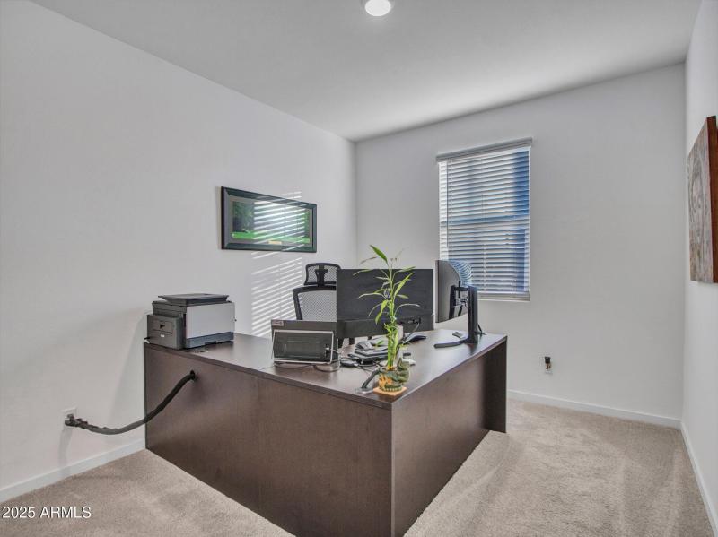 03-Front-Bedroom-(1)