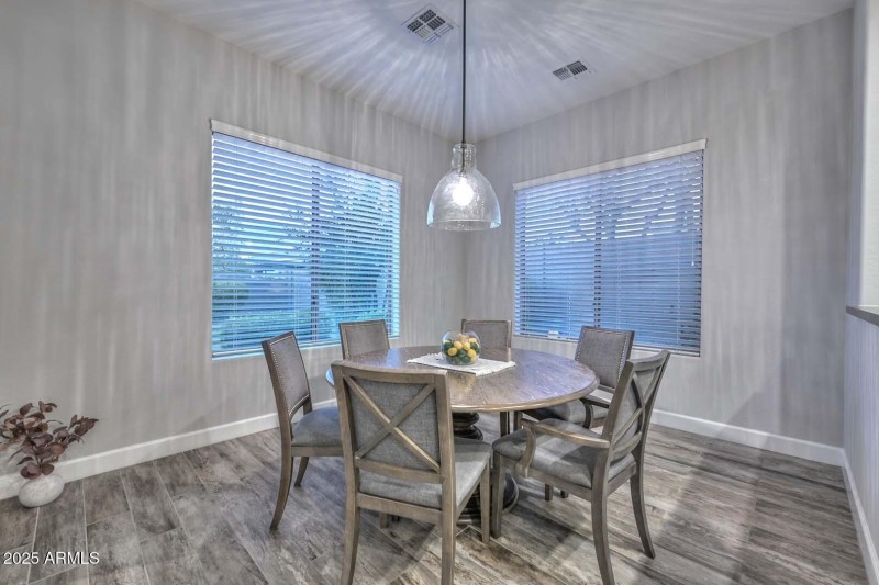 Night-Breakfast Room