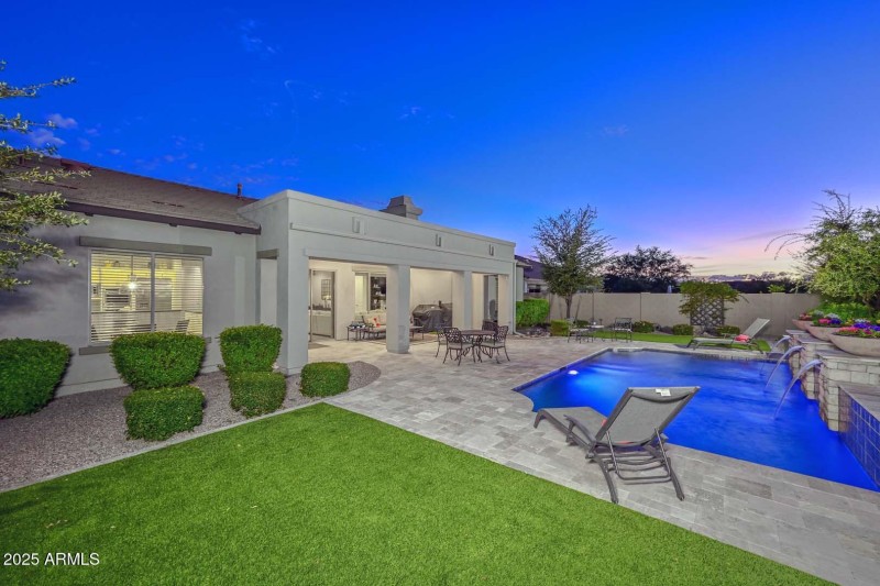 Night-Backyard-Patio