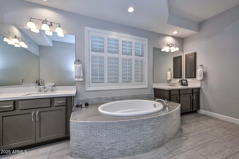 Primary Bath-Garden Tub