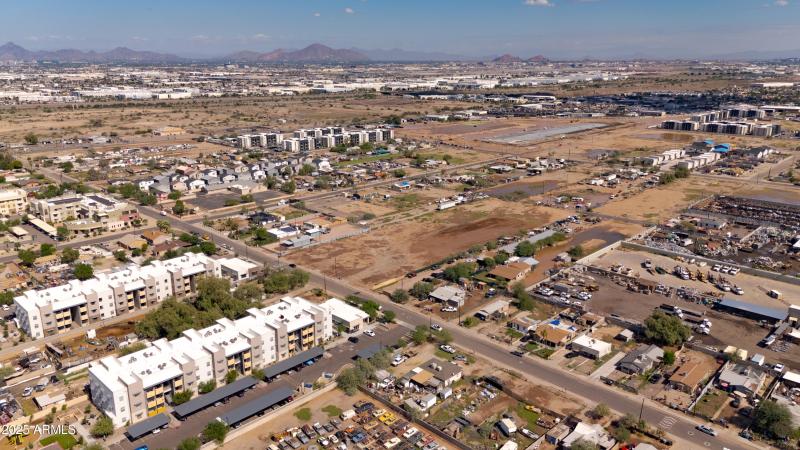 Levrose 9th St Photos(8)