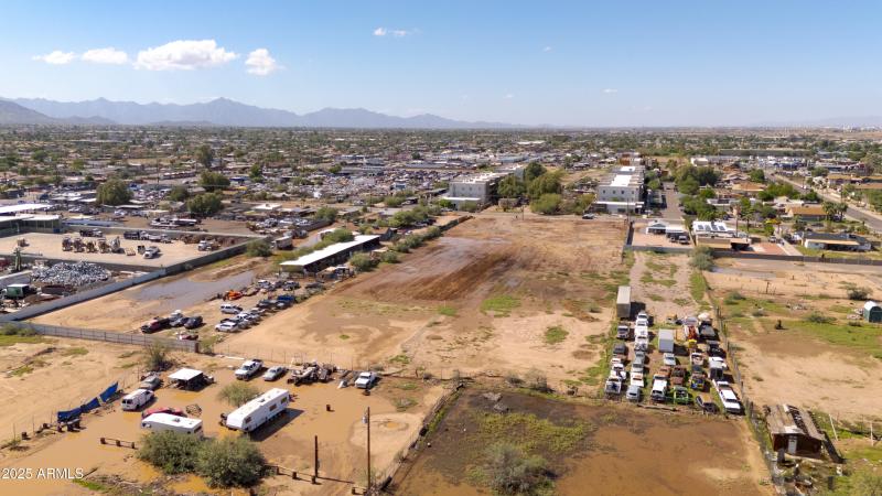 Levrose 9th St Photos(28)