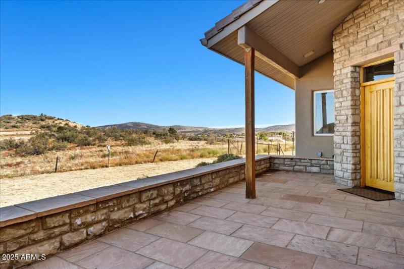 04-Patio View