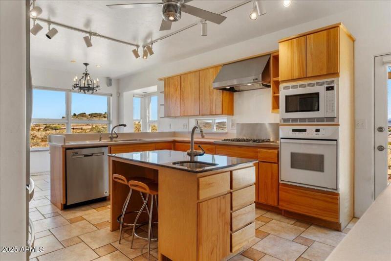 10-Kitchen