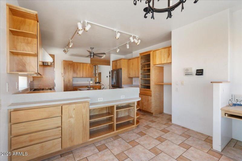 14-Breakfast Nook