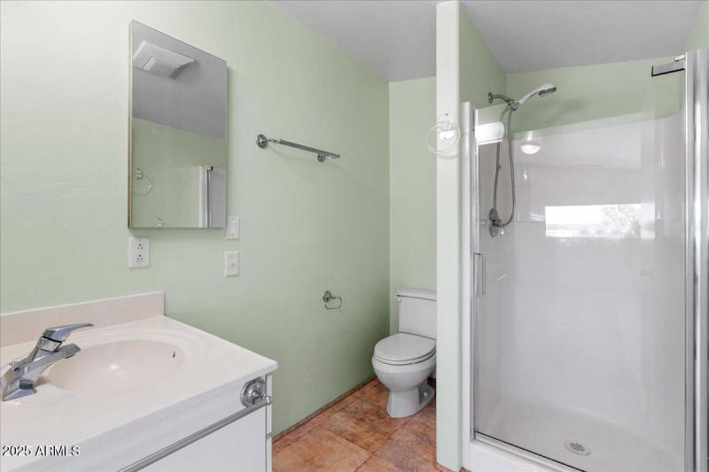 32-Bathroom