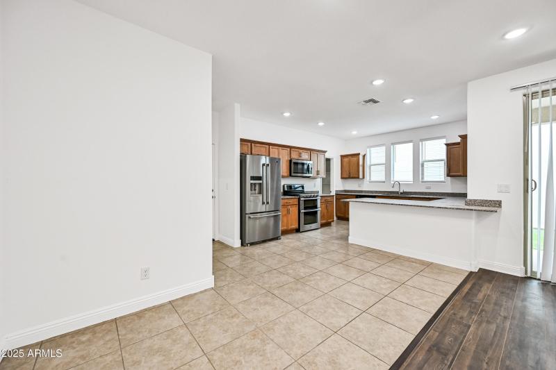 6-4831ST-ocupix-10-10-2025