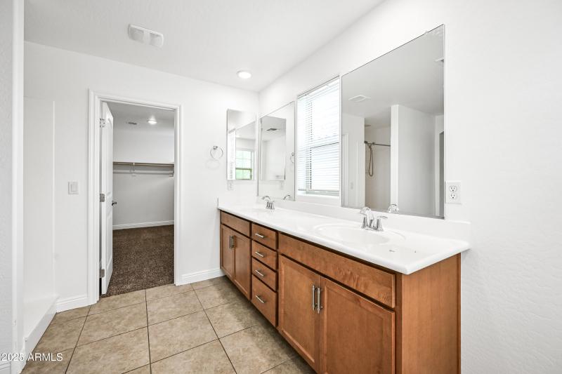 27-4831ST-ocupix-10-10-2025