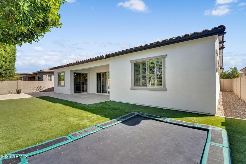 42-web-or-mls-Pinnacle-47