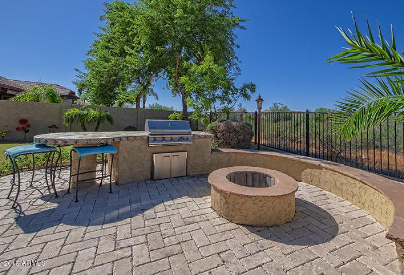 Built-In BBQ & Firepit