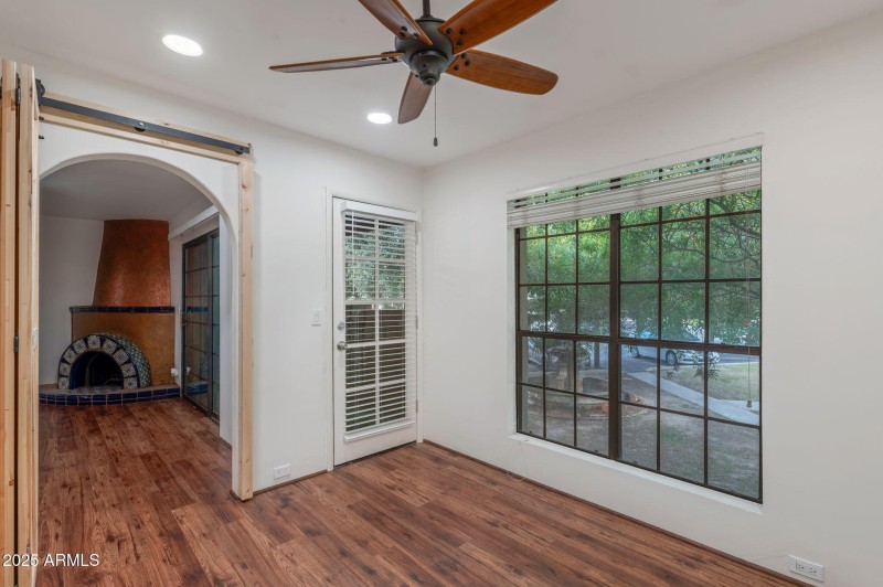 LOTS OF NATURAL LIGHT