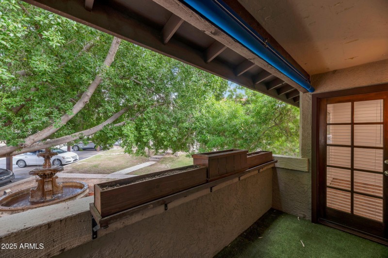 ESCAPE TO THE BALCONY