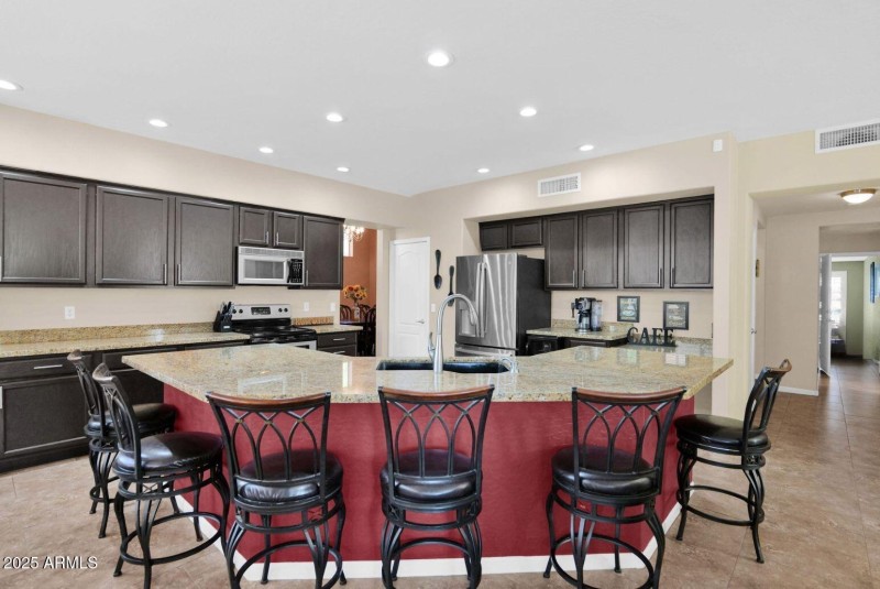 339 Horseshoe - 13Kitchen1