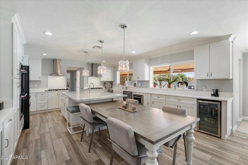 Kitchen and Casual Dining