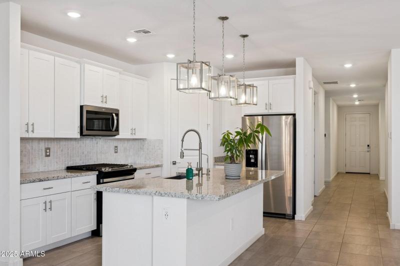 10-web-or-mls-4328-w-janie-st