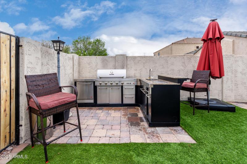 Outdoor Kitchen