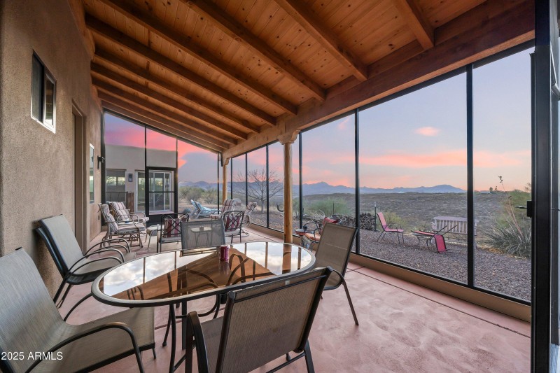 Screened Porch 2298 2