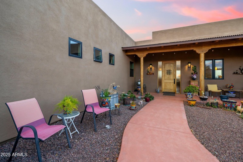 Front Entrance (1)298 courtyard