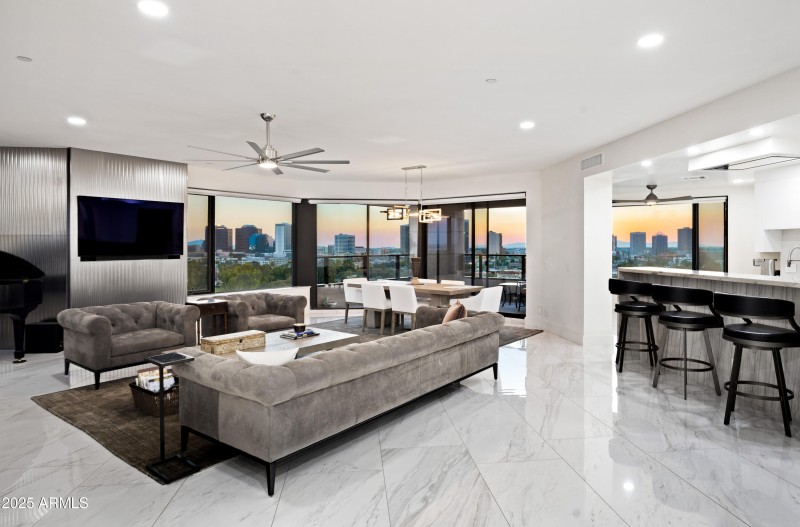 Crystal Point Penthouse-1