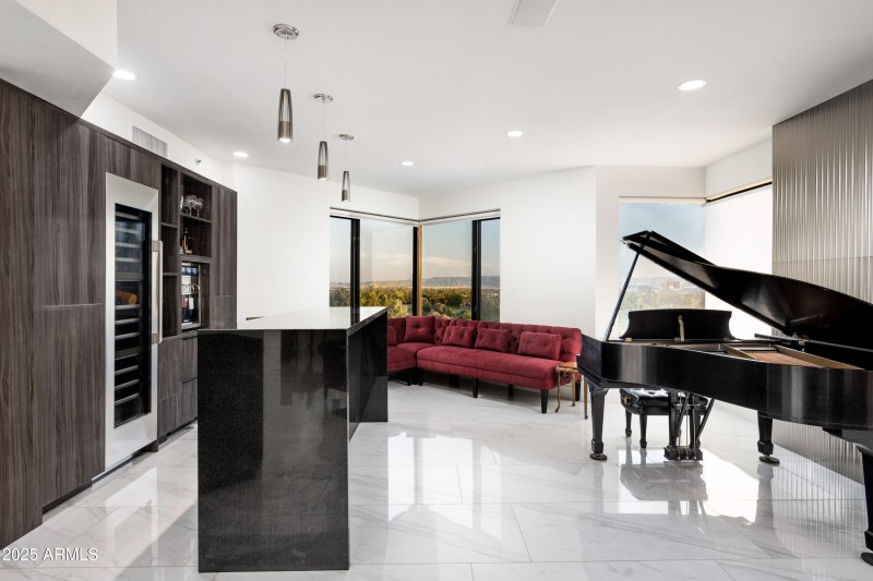 Crystal Point Penthouse-3