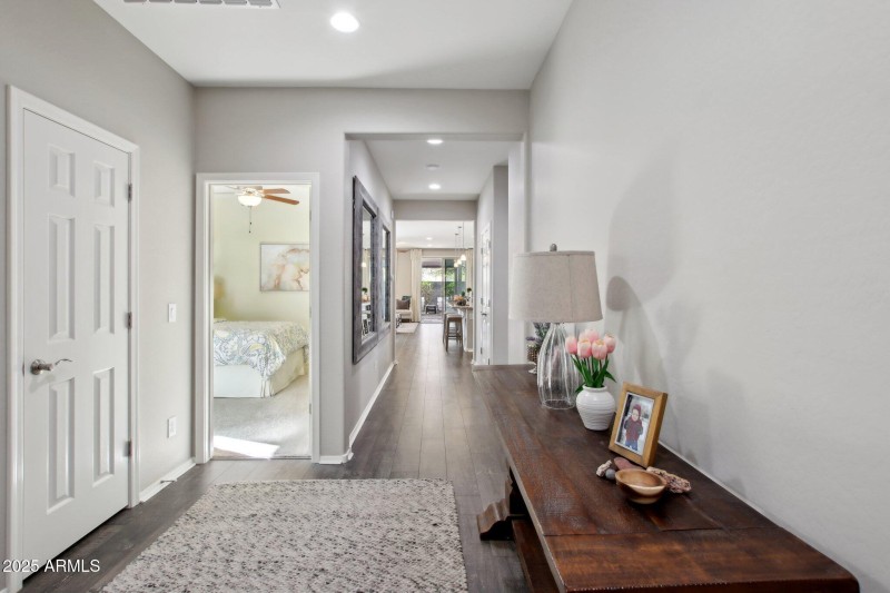 21-web-or-mls-S 24th Pl-021