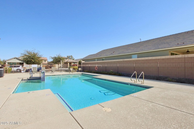 51-web-or-mls-S 24th Pl-051