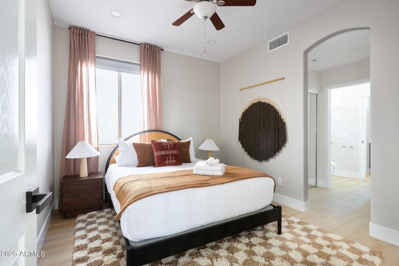 PropertyImageCo_3202EOrangeDr_WEB_8