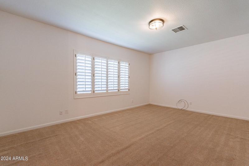 9-web-or-mls-Antiqua-9