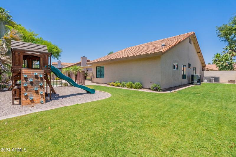 48-web-or-mls-Antiqua-48