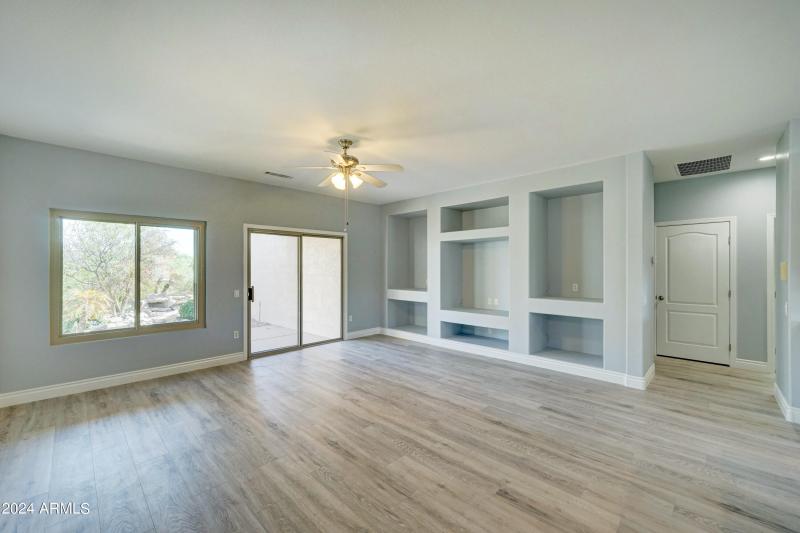 16457 W Rock Springs Ln-24