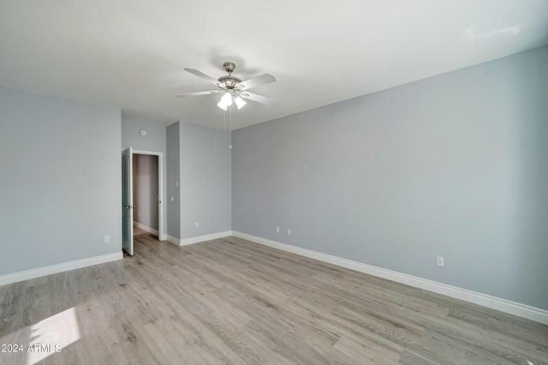 16457 W Rock Springs Ln-7