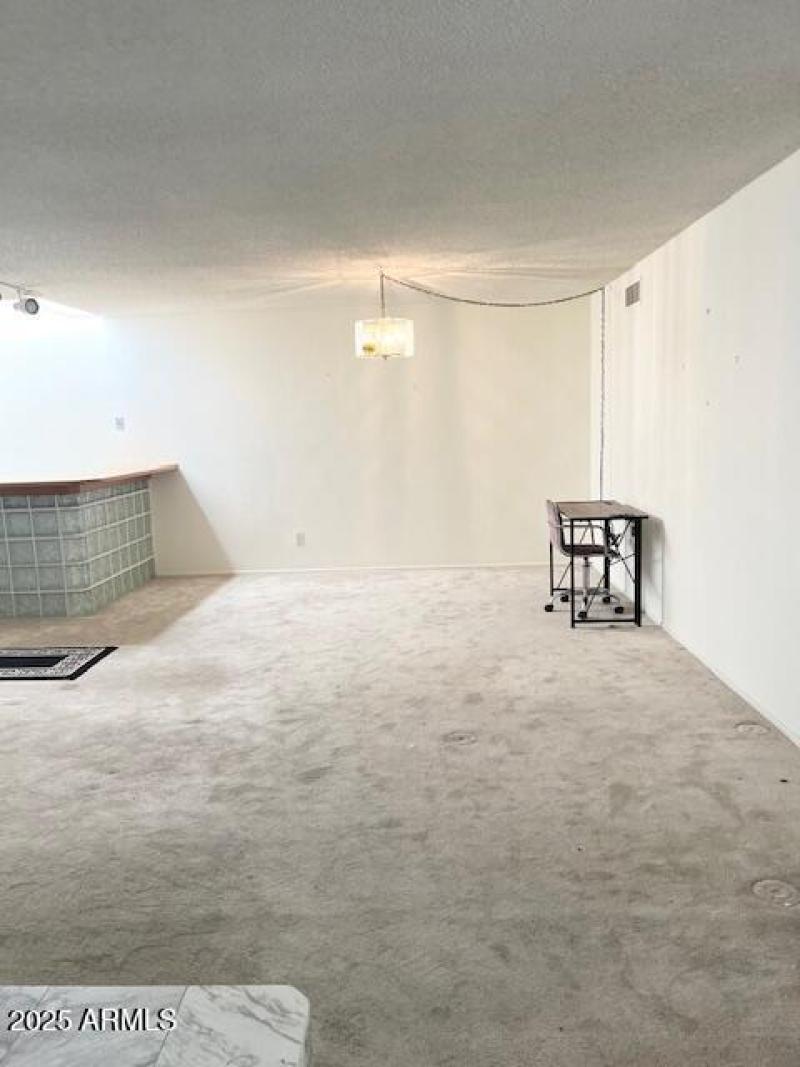 61ST ST LIVING AREA (7)