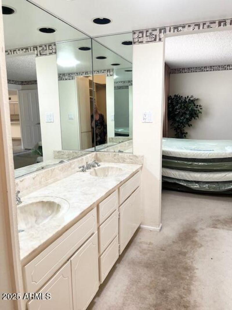 61ST ST MASTER BATH (5)